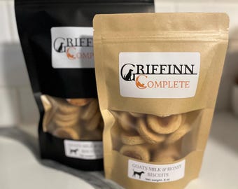 Galletas de leche de cabra y miel: premios caseros para perros con ingredientes limitados y en lotes pequeños.