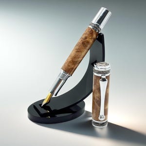 Pluma estilográfica de arce nudoso hecha a mano: clip de cristal de Swarovski, cromo y bronce