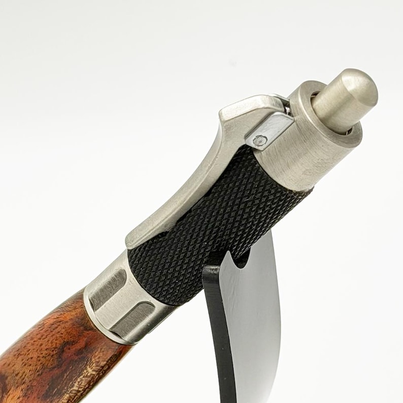 Revolver Pen with rotating cylinder