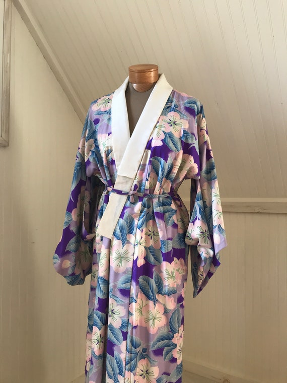 Gorgeous Silk Japanese Plum Blossom Kimono Robe o… - image 1