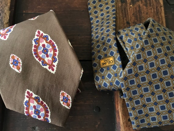 Collection of 2 Vintage Neckties by Celine and Yv… - image 2