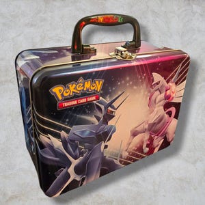 Scatola misteriosa da collezione - Oggetti da collezione, carte TCG, porta carte e accessori TCG - Un regalo per i fan, un regalo per i giocatori o la tua collezione