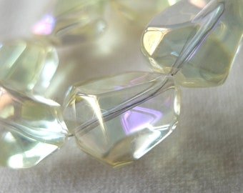 10pc, 16mm Light Yellow Crystal Glass smooth nugget beads, hints of purple finish, 16mm x 12mm thick, 10 pieces, 6" strand