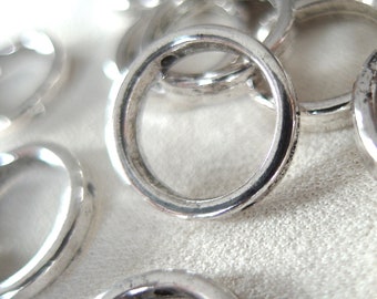 15pc - 18mm Silver Plated Simple Circle Connector Links, 18mm diam, 3mm thick, 15mm across inner opening, 15 pieces