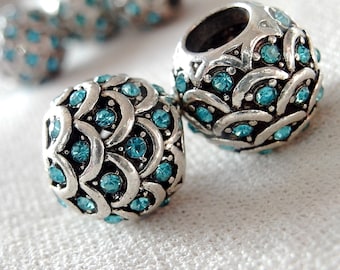 5pc - Blue Crystal Scallop Silver large hole Round Beads, 10mm x 10mm, hole measures 4.5mm across.  pkg 5 pieces