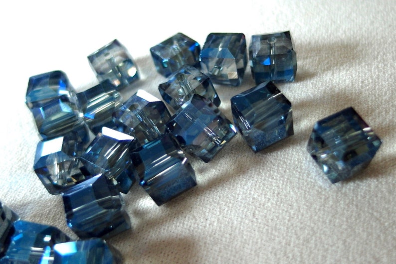 10 beads 10pc 10mm Half Blue Faceted Crystal Cube Beads 10mm x 10mm