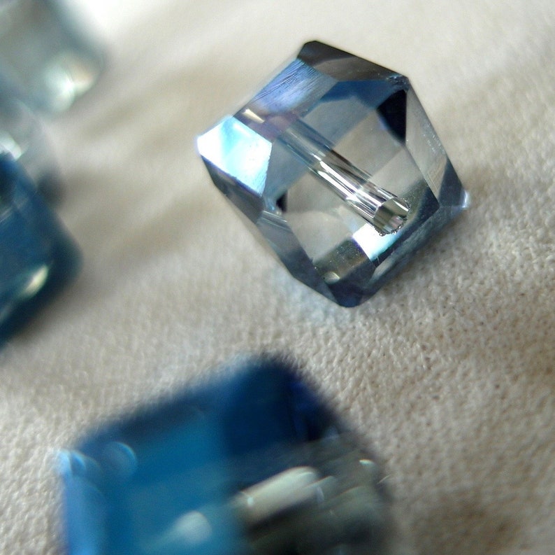 10 beads 10pc 10mm Half Blue Faceted Crystal Cube Beads 10mm x 10mm