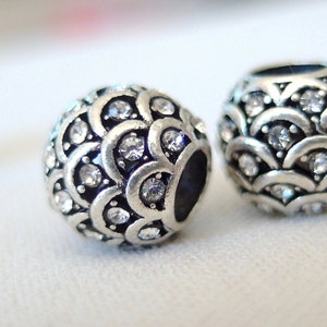 5pc - Crystal  Rhinestone Scallop Silver large hole Round Beads, 10mm x 10mm, hole measures 4.5mm across.  pkg 5 pieces