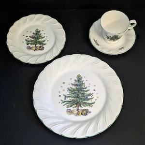 Vintage Nikko Happy Holidays Collection Dishes - Dinner Plates Salad Plates Cup Saucer | Sold Separately - Good Condition