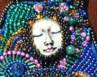 Little Spiral Moon Face Bead Embroidery Cabochon Necklace