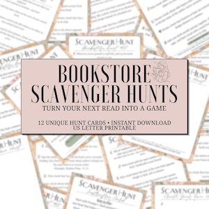 Könnte beinhalten: Eine Sammlung von Schnitzeljagd-Karten für Buchhandlungen. Die Karten haben einen hellrosa Hintergrund mit den schwarzen Worten "Bookstore Scavenger Hunts". Der Text "Verwandeln Sie Ihre nächste Lektüre in ein Spiel" ist ebenfalls sichtbar. Karten im US-Letter-Format.