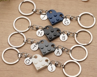 Juego de llaveros personalizados con inicial de corazón, llaveros de pareja a juego