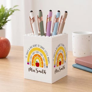 Gepersonaliseerde leraar-potloodpot, aangepaste naam regenboog bureau-organizer, pennenhouder baksteenstijl, cadeau leraar terug naar school