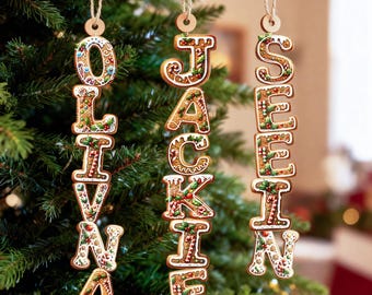 Gepersonaliseerd peperkoekalfabetornament, houten kerstkaartje