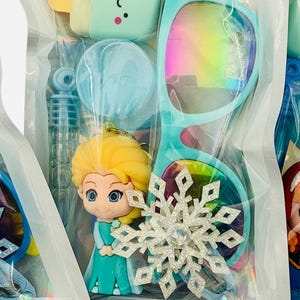 Frozen Party Favor Bag: Kids Birthday Goodie Bag with Keychain & Stickers