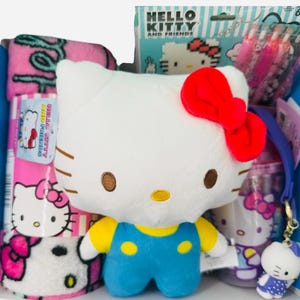 Cute Kitty Gift Box for Girls – Plush, Blanket, Cup, Bracelet, Backpack, Crafts & More!