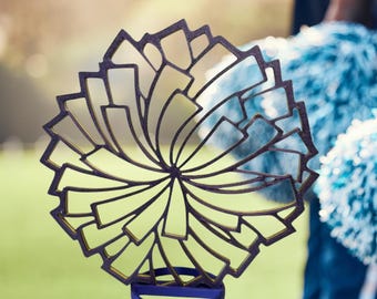 Two-Toned Pom Pom Centerpiece: Custom Party Decor