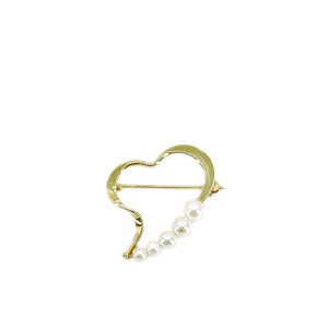 Mid Century Heart Graduated Cultured Akoya Pearl Pin Brooch- 14K Yellow Gold