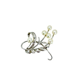 Handmade Vintage Japanese Saltwater Akoya Cultured Pearl Leaf Brooch- White Gold