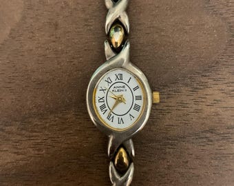 Vintage Anne Klein Damen weißes Zifferblatt zweifarbiges Armband Analog Quarz Uhr 10 / 7119
