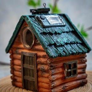 Vintage Solar Powered Log Cabin - Outdoor Garden Lighting, Outdoor Home Decor, Unique Gift for Gardeners and Nature Lovers