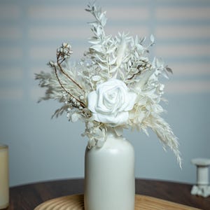 White dried flower arrangement, dried flower bouquet, neutral style wedding decoration, home decoration and gift, bohemian centerpiece