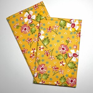 Cross Stitch Floss Keeper: In the Garden Fabric, Thread Bed, Needlework Accessory