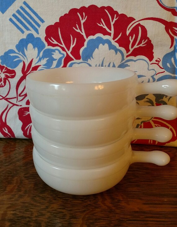 Vintage Mid Century Modern Set of Four Ramekins or Soup Bowls with Lids