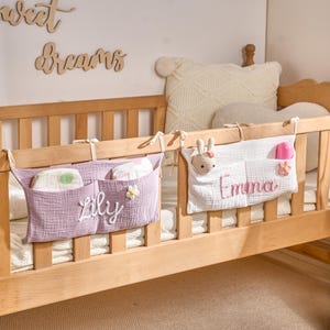 Personalised Cot Tidy, Embroidered Baby Name Bedside Organizer, Muslin Nursery Storage Bag, Crib Pocket for Diapers & Wipes, New Baby Gift