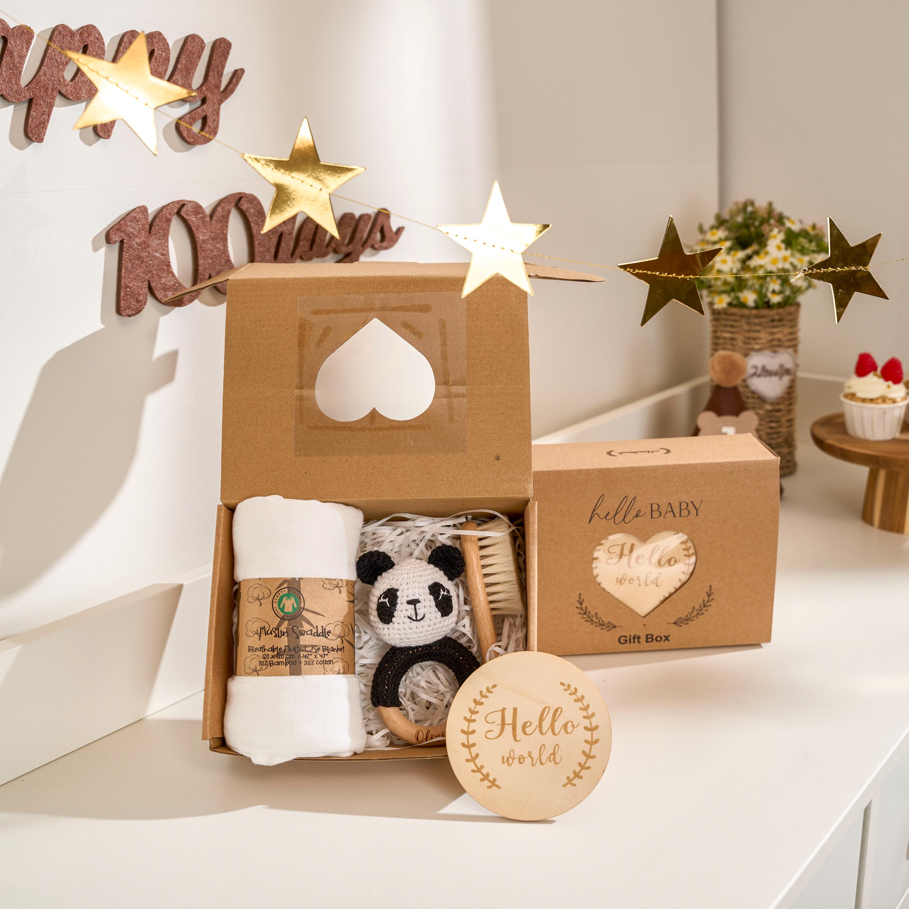 Coffret Naissance Lapin Au Crochet – Hochet, Bonnet 0-6 Mois, Pochette Coton, Support Bois – Cadeau Bébé