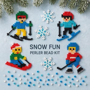 Puede incluir: Un kit de cuentas Perler con las palabras "SNOW FUN" y "PERLER BEAD KIT". El kit incluye cuatro figuras coloridas de personas esquiando, haciendo snowboard y jugando al hockey, junto con copos de nieve y cuentas sueltas.