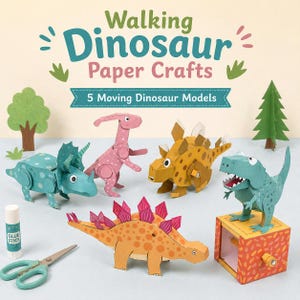 Może przedstawiać: Kolekcja kolorowych papierowych modeli dinozaurów, w tym triceratops, parazaurolof, stegozaur i T-Rex. Zestaw zawiera klej i nożyczki. Tekst brzmi "Walking Dinosaur Paper Crafts" i "5 Moving Dinosaur Models."