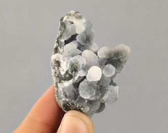 Ejemplar de calcedonia gris, cuarzo calcedonia de la India (55 g)