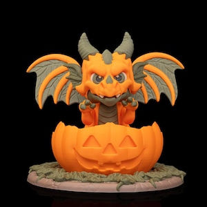 Warden of the Patch – Halloween Pumpkin Dragon Figurine | 3D Printed Dracoween Collectible