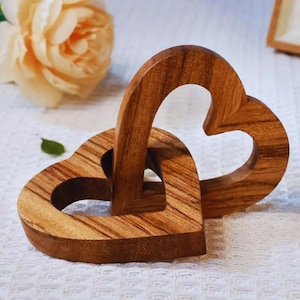 Wooden Intertwined Heart Ornament – Couples Love Keepsake, Valentine’s Day or Anniversary Gift