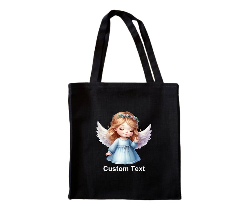 Puede incluir: Bolsa de tela negra con una ilustraci&oacute;n de un &aacute;ngel blanco y el texto "Custom Text".