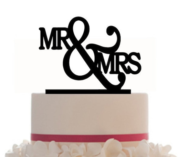 Mr & Mrs Wreath Wooden Wedding Cake Topper - Ella Celebration