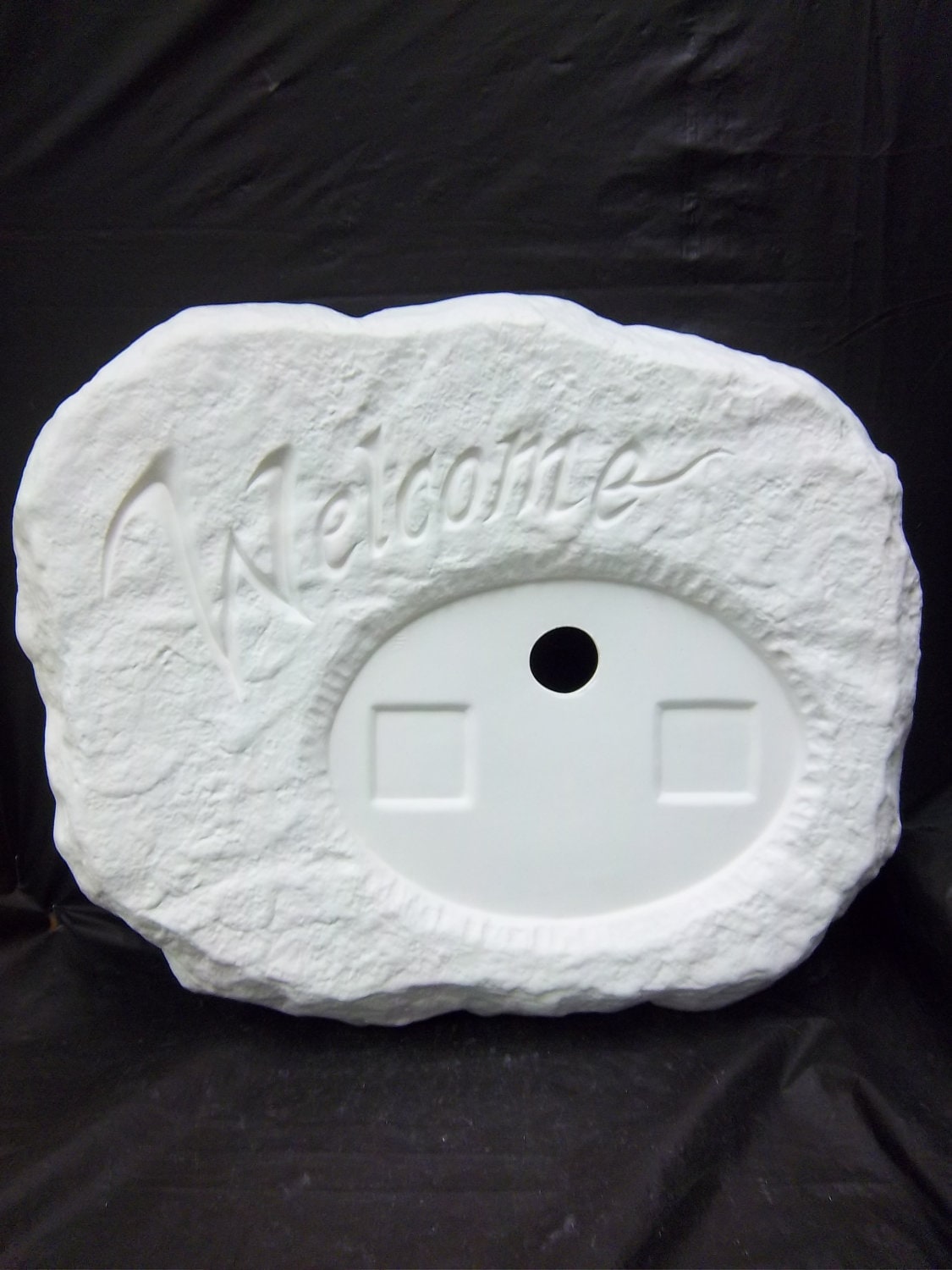 Bisque welcome stone (D-1756) u paint it.