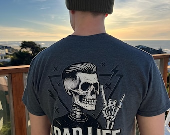 Dad Life Rocker Skelett T-Shirt Skull Punk Rock Dad Tee Edgy Skeleton Grafik Shirt Vatertagsgeschenk Rock n Roll Dad Tee Cooler Dad