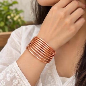 Bracciali sottili in rame fatti a mano, bracciale minimalista in rame, bracciali impilabili boho, bracciale indiano in rame, gioielli delicati, regalo per lei