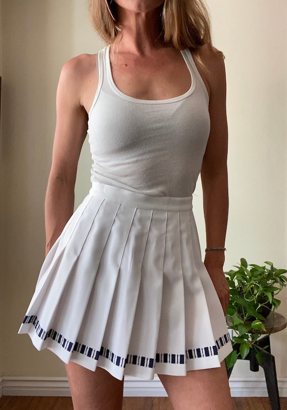 90’s y2k white Striped trim Tennis Skirt Size Medi