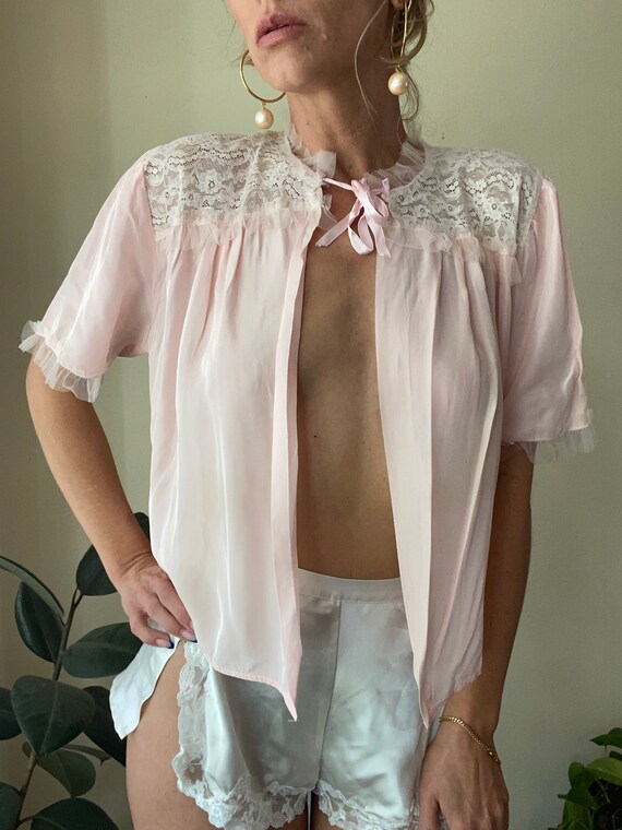 1940s 50’s silky rayon baby pink bed jacket SZ Me… - image 5