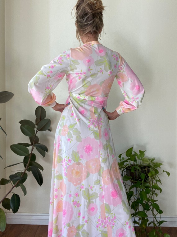 1960s 1970s flora peignoir set wrap robe and long… - image 5