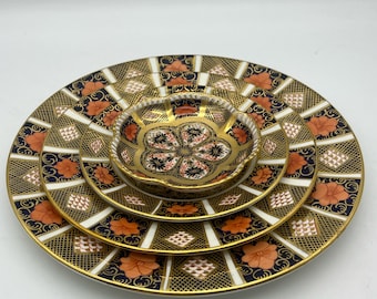 Royal Crown Derby Old Imani Dinner Bread and Butter Plate Made in England Bone China