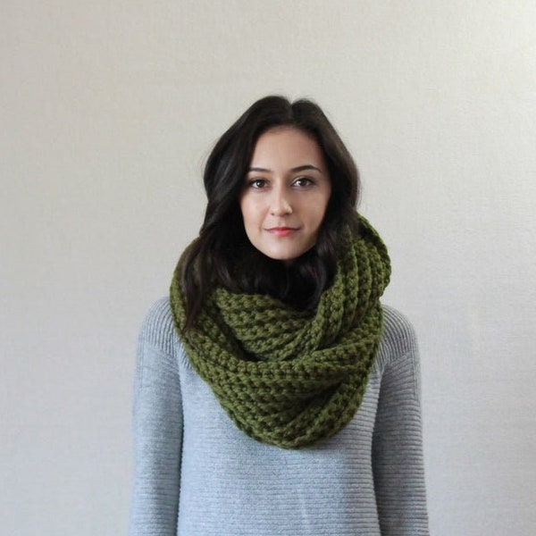 Infinity Scarf, Crochet Scarf, Cowl Scarf, Wool Scarf, Snood -- LE FLEUR