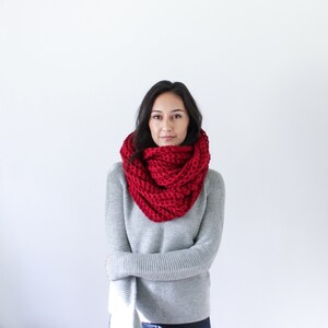 Infinity Scarf, Crochet Scarf, Cowl Scarf, Wool Scarf, Snood LE FLEUR image 9