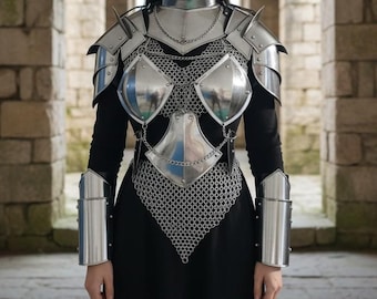 Set di armatura da cavaliere medievale per donna coraggiosa, costume da guerriera in acciaio fatto a mano, armatura fantasy per LARP, abito cosplay rinascimentale