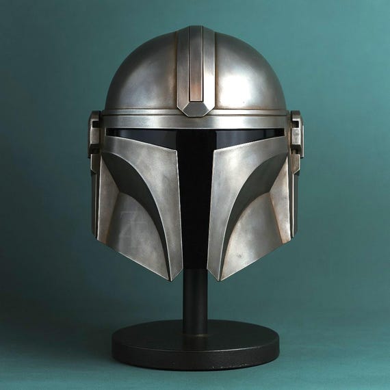 マンダロリアン シルバースチール 18ゲージヘルメット、戦闘準備完了