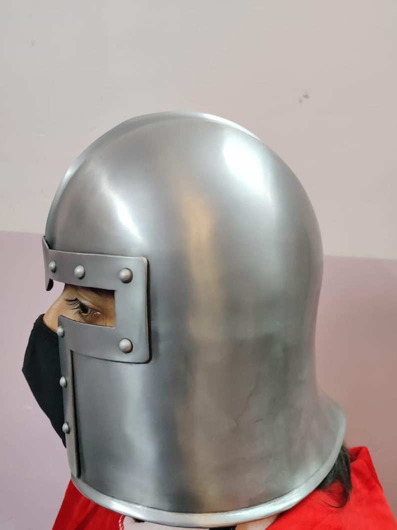 Handgeschmiedeter Barbuta Helm: 15th Century Italienische Ritterrüstung (18G Stahl) Bild 13