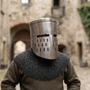 Kalota Crusader Helmet with Chainmail Aventail, Medieval Flat Top Pot Helm, Polished Steel Knight Helmet, LARP Reenactment Armor